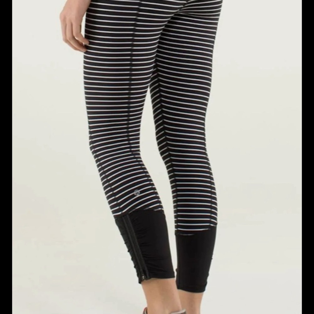 Lululemon Runday Crop Black White Stripe Pants with Ankle Zip size 4